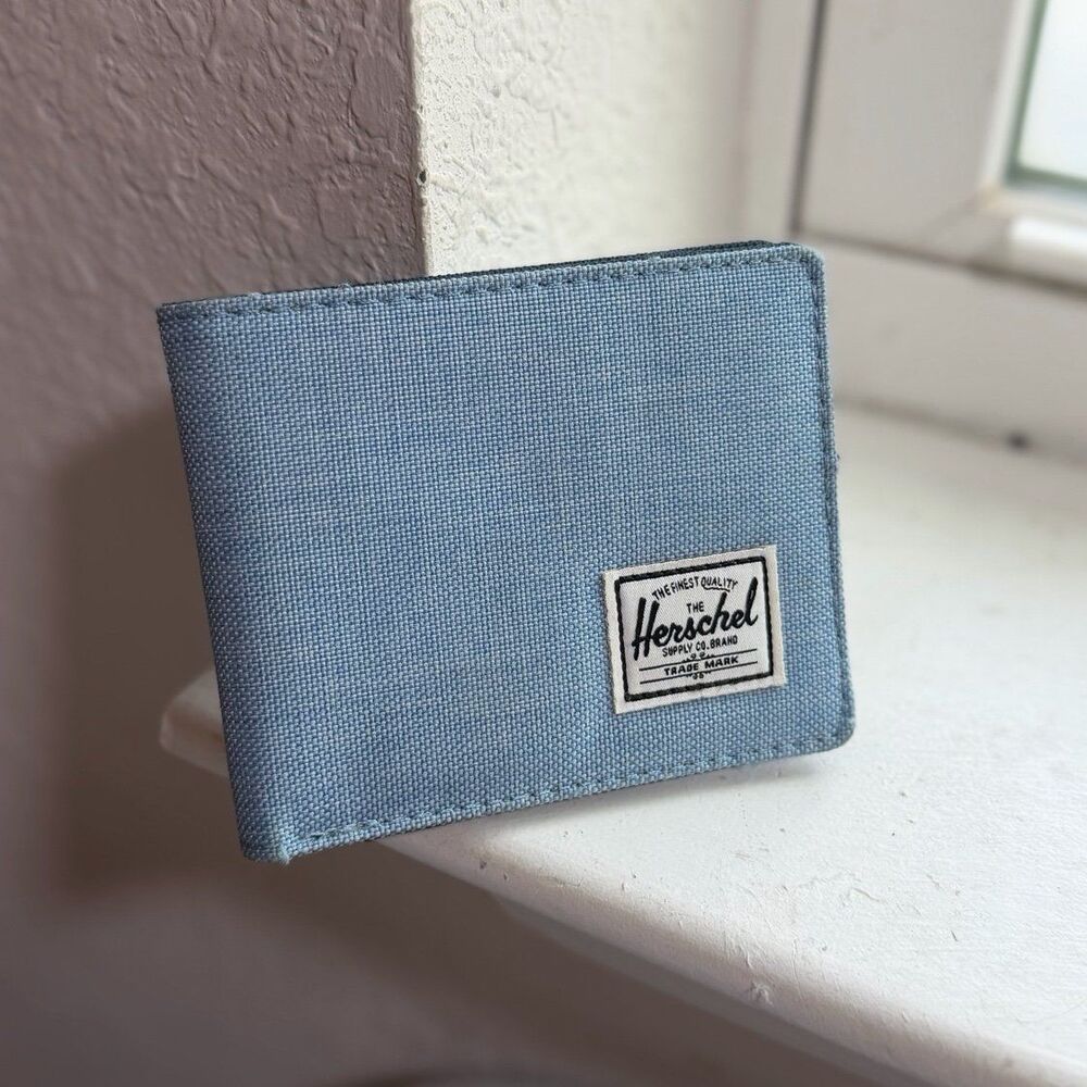 Herschel Bi-fold Roy Canvas Wallet in Powder Blue and Red Stripe Lining